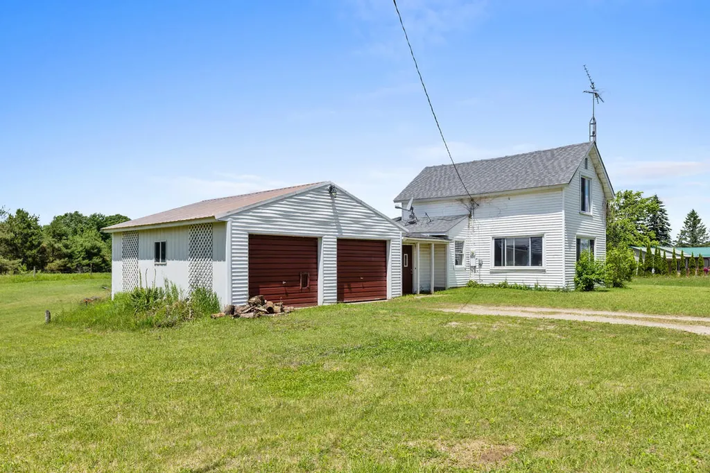 8938 Gibson Avenue Garfield Township MI 48632