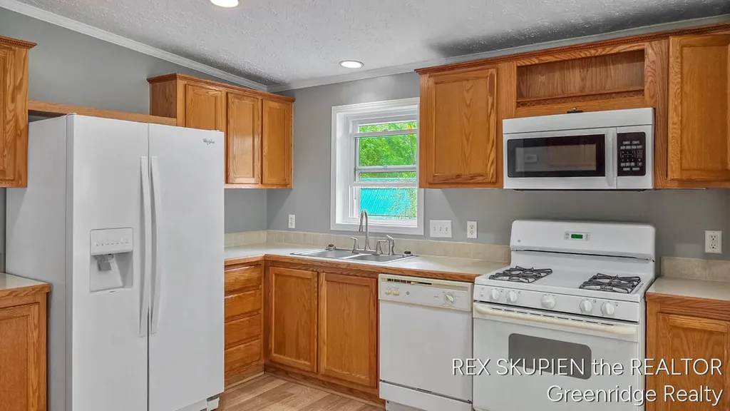 571 W Eagle Ridge Lincoln Township MI 49349