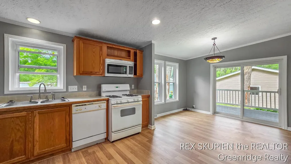 571 W Eagle Ridge Lincoln Township MI 49349