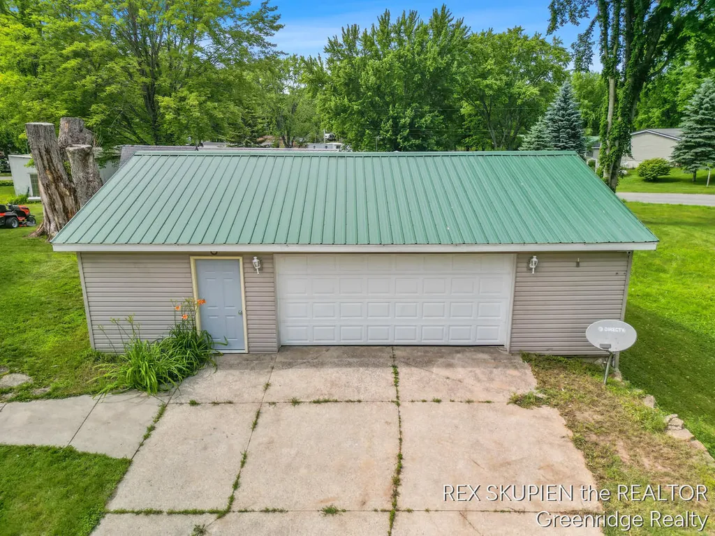 571 W Eagle Ridge Lincoln Township MI 49349