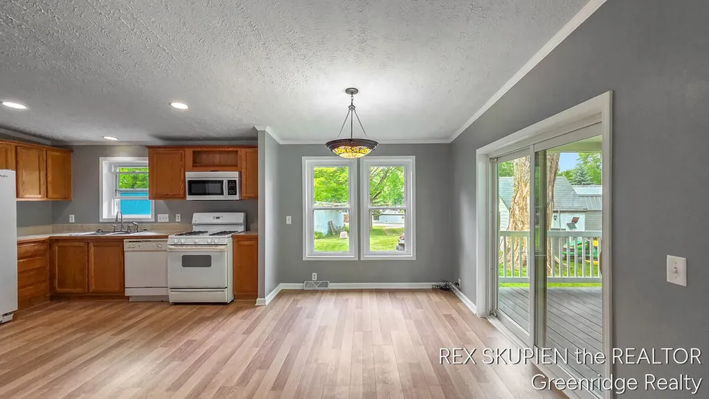 571 W Eagle Ridge Lincoln Township MI 49349