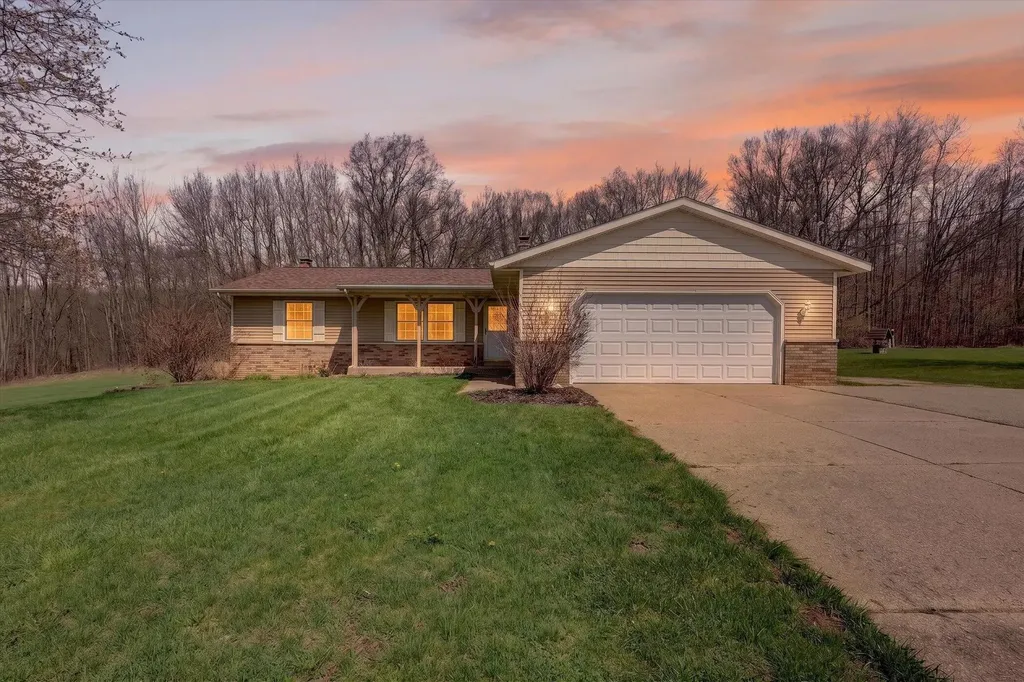 7045 17 Mile (house) Road NE Nelson Township MI 49319
