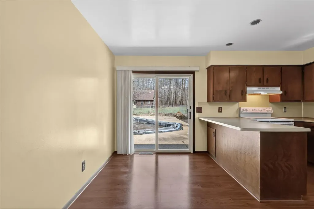 7045 17 Mile (house) Road NE Nelson Township MI 49319
