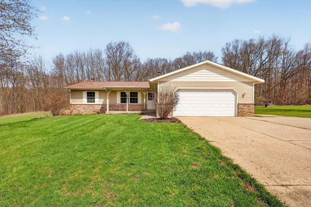 7045 17 Mile (house) Road NE Nelson Township MI 49319