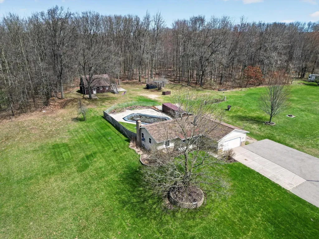 7045 17 Mile (house) Road NE Nelson Township MI 49319