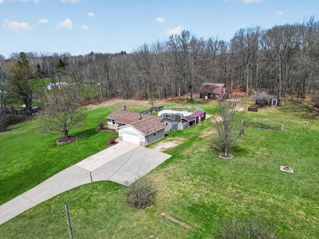 7045 17 Mile (house) Road NE Nelson Township MI 49319