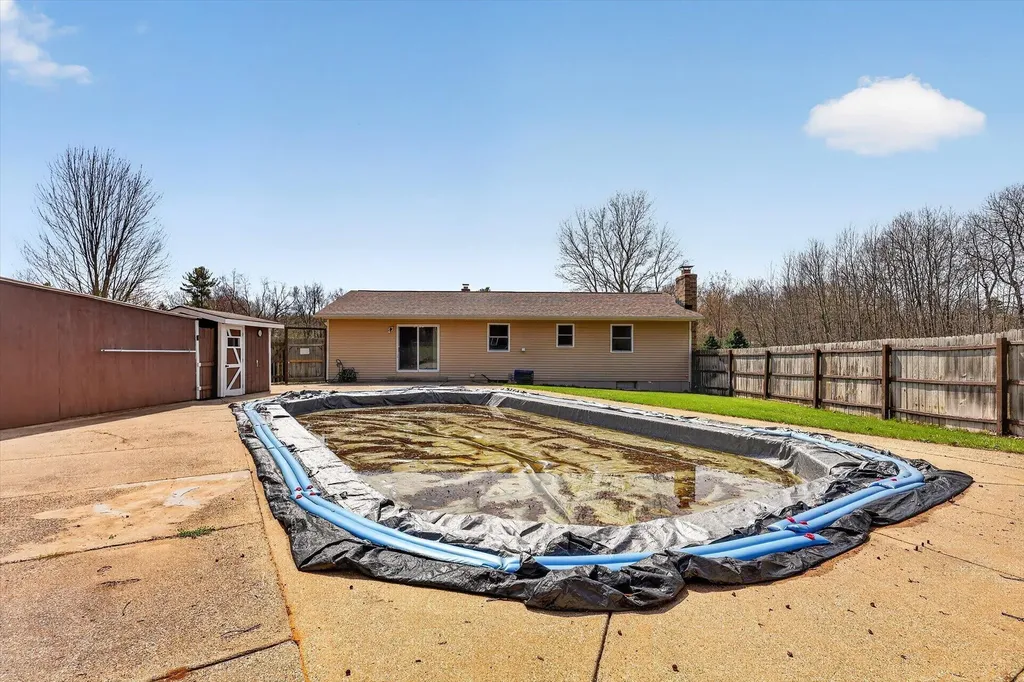 7045 17 Mile (house) Road NE Nelson Township MI 49319
