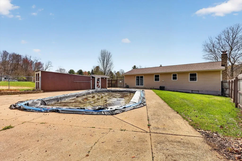 7045 17 Mile (house) Road NE Nelson Township MI 49319