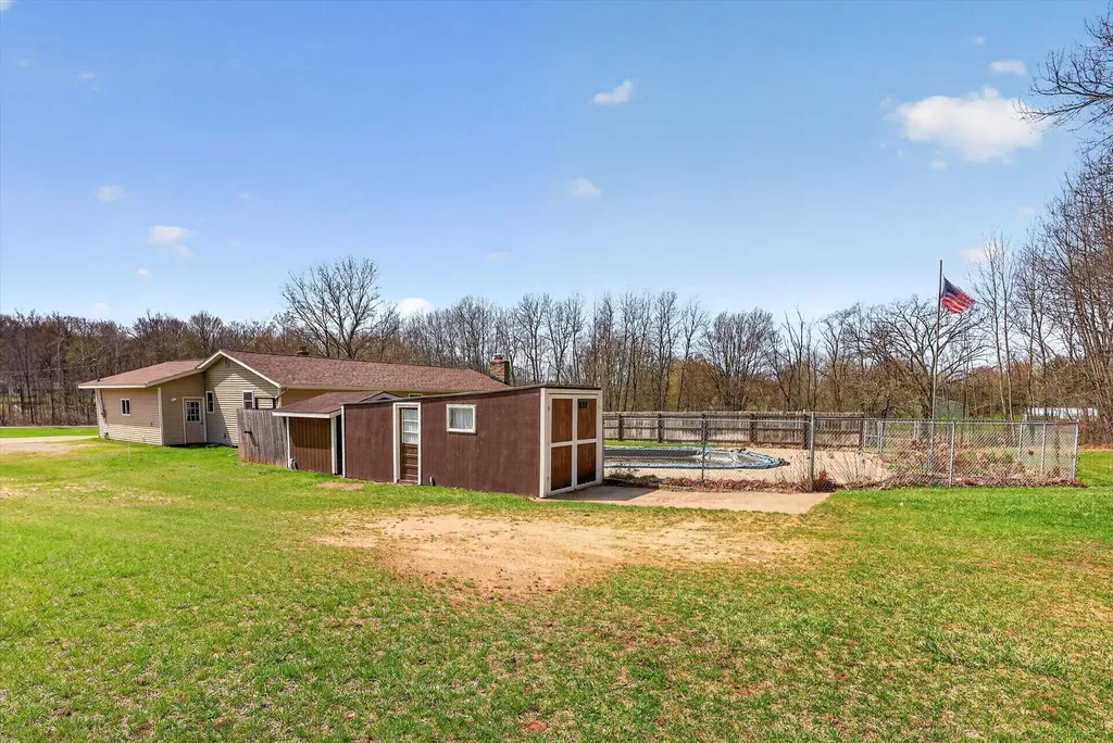7045 17 Mile (house) Road NE Nelson Township MI 49319