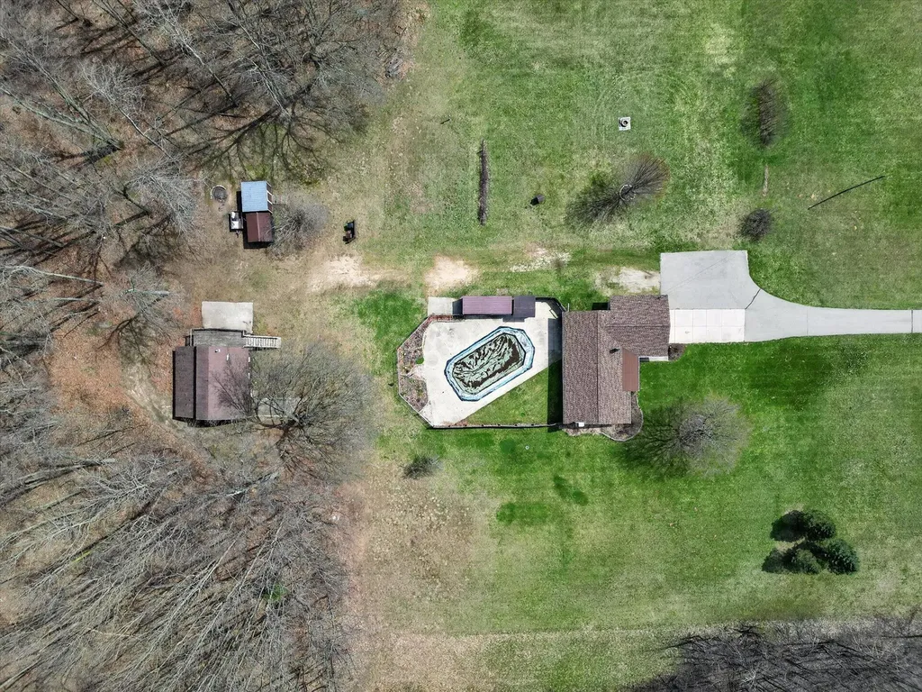 7045 17 Mile (house) Road NE Nelson Township MI 49319