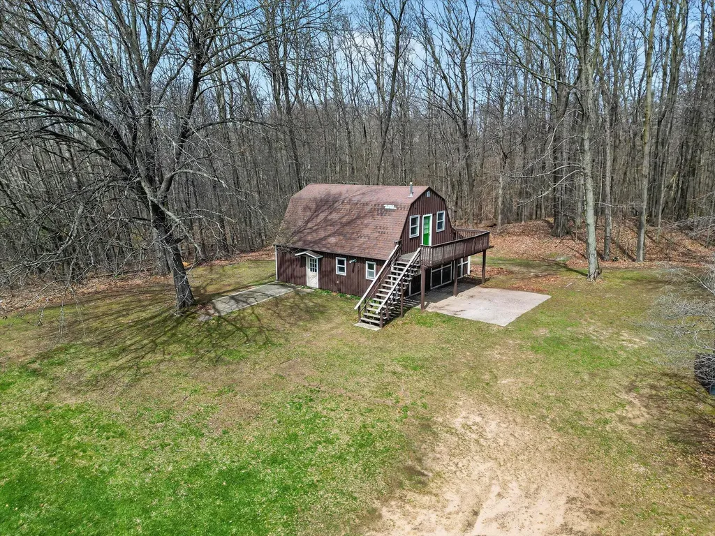 7045 17 Mile (house) Road NE Nelson Township MI 49319