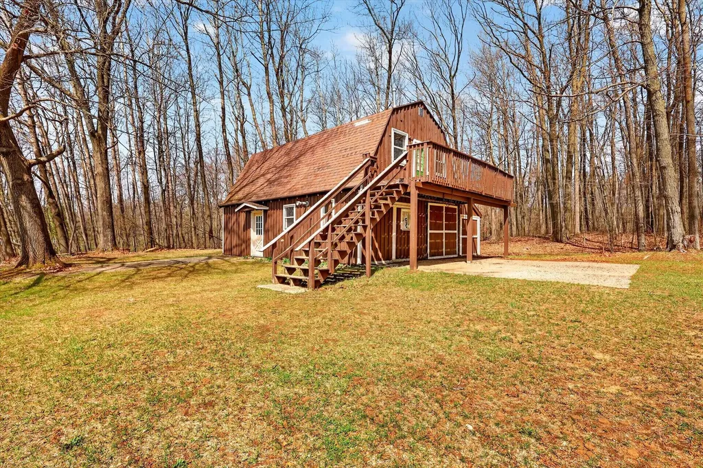 7045 17 Mile (house) Road NE Nelson Township MI 49319