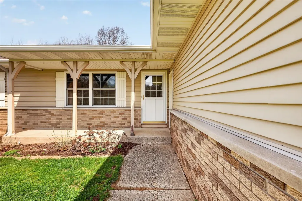 7045 17 Mile (house) Road NE Nelson Township MI 49319