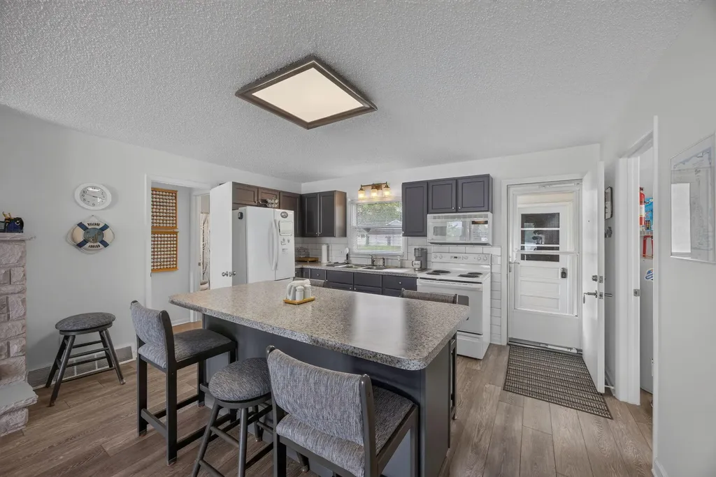 7837 Bay Meadow Morton Township MI 49346