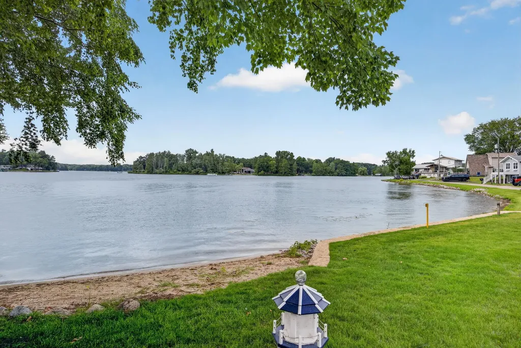 7837 Bay Meadow Morton Township MI 49346