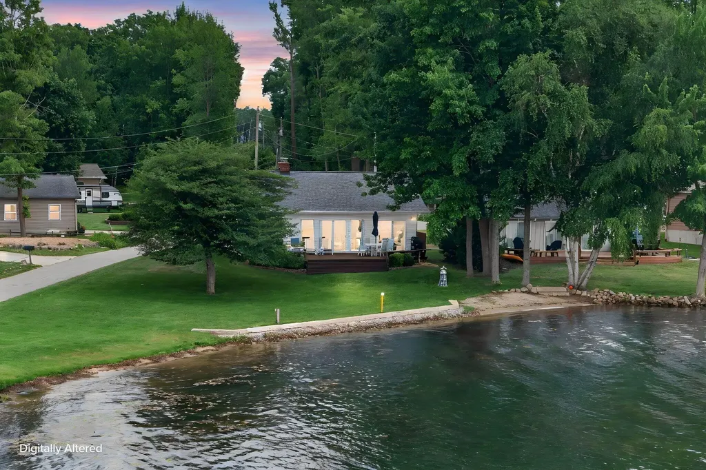 7837 Bay Meadow Morton Township MI 49346
