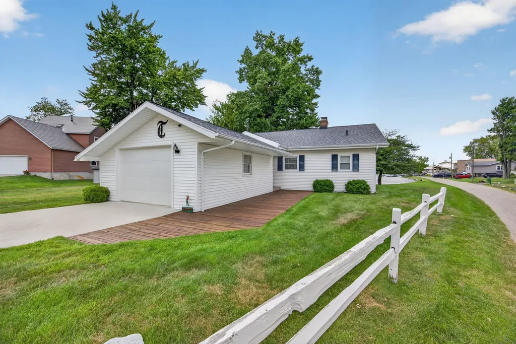 7837 Bay Meadow Morton Township MI 49346