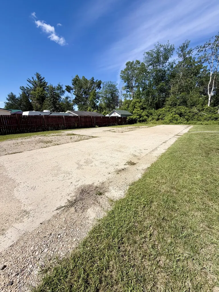 646 George Street Grant Township MI 48617