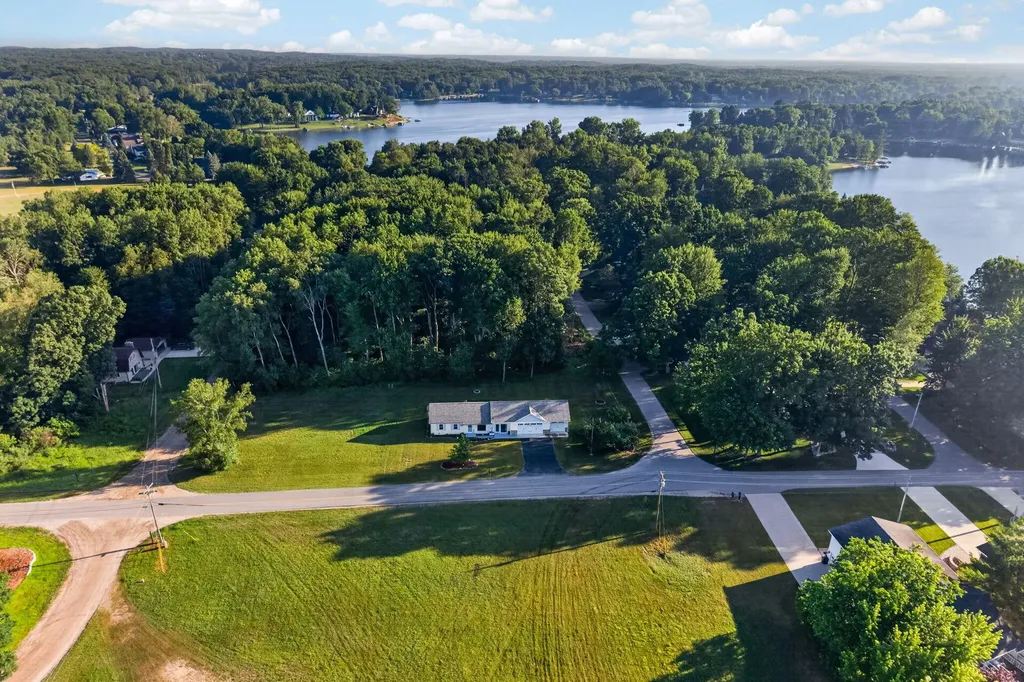 11328 Old Pierce Road Morton Township MI 49346