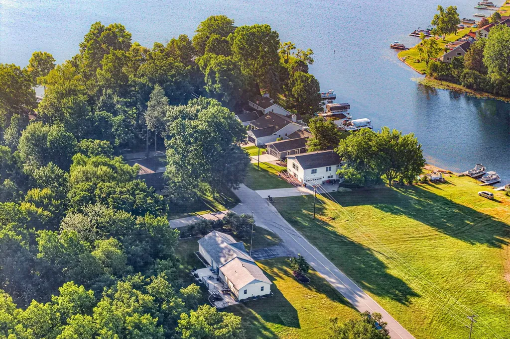 11328 Old Pierce Road Morton Township MI 49346