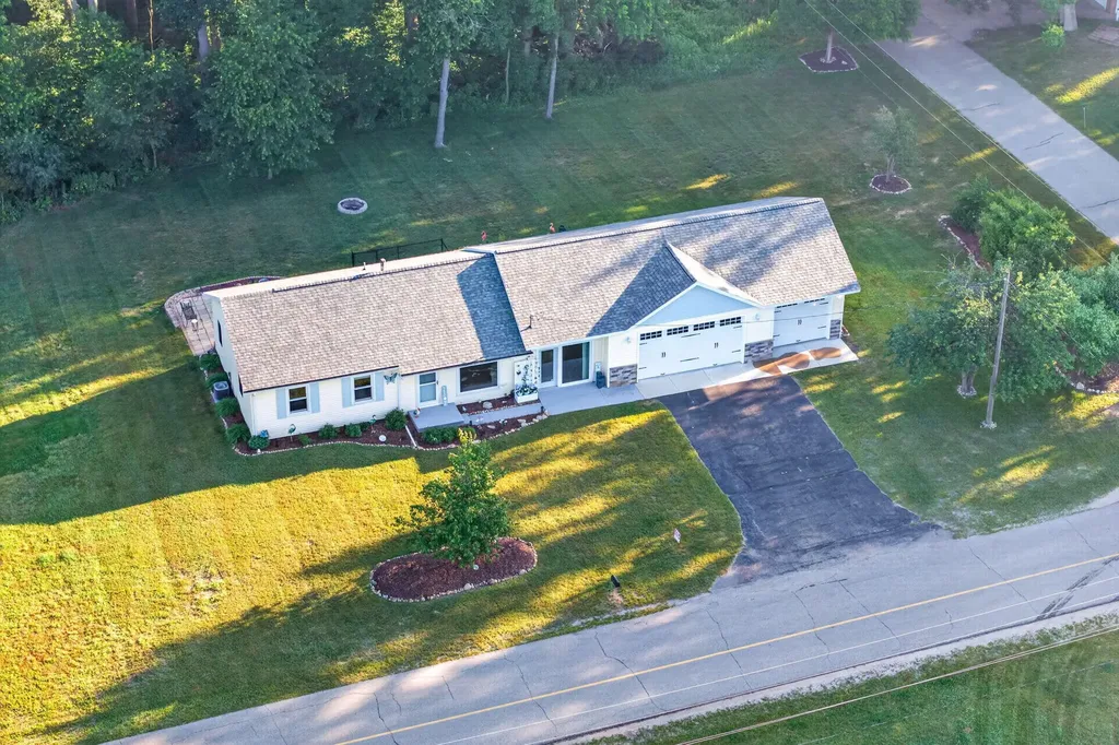 11328 Old Pierce Road Morton Township MI 49346