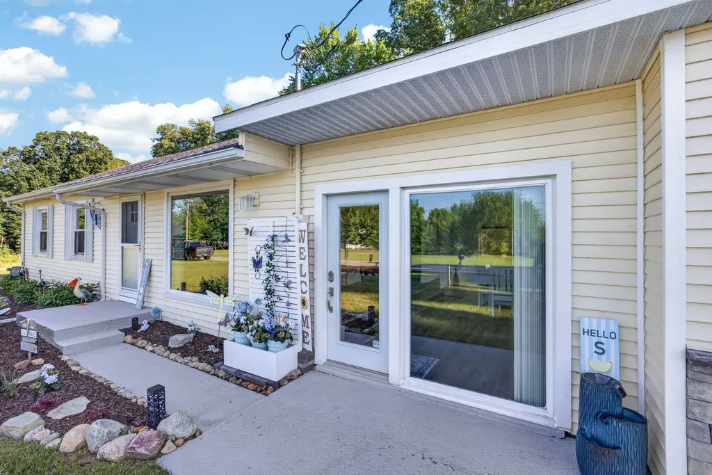 11328 Old Pierce Road Morton Township MI 49346