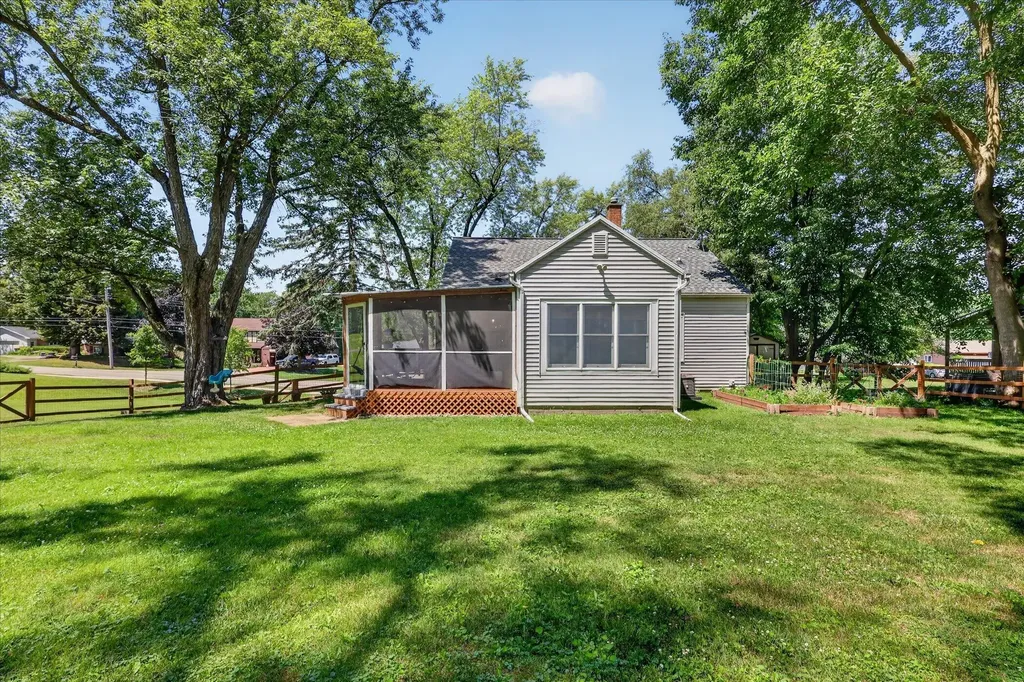 754 Collindale Avenue NW Grand Rapids City MI 49504