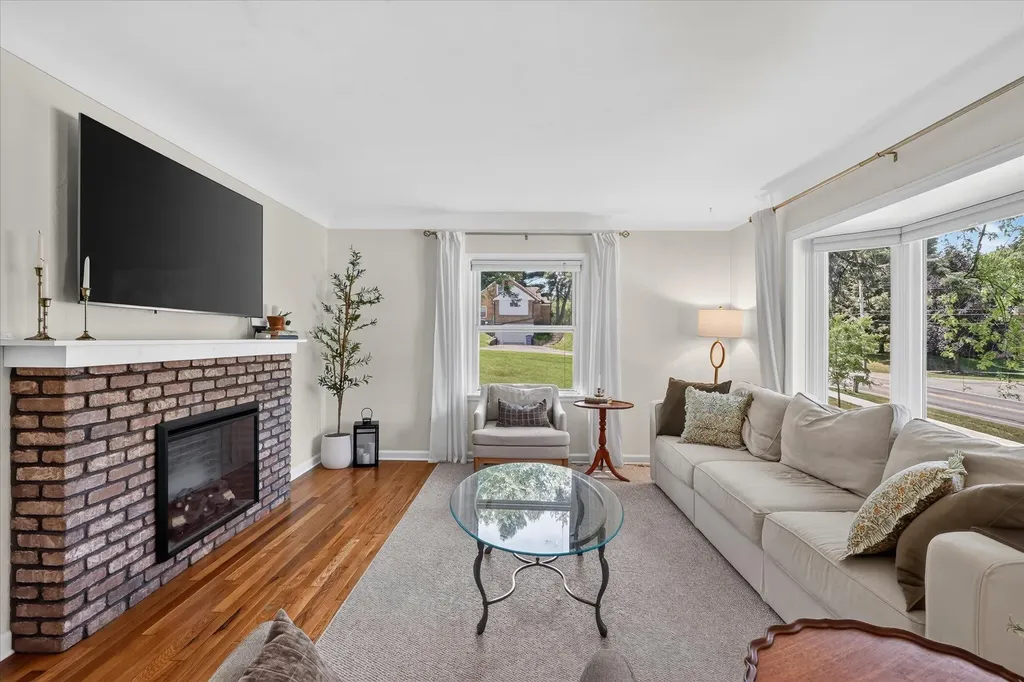 754 Collindale Avenue NW Grand Rapids City MI 49504