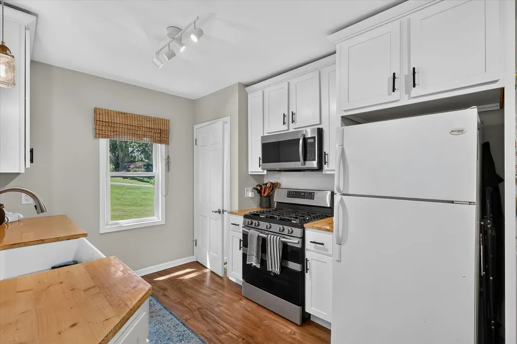 754 Collindale Avenue NW Grand Rapids City MI 49504
