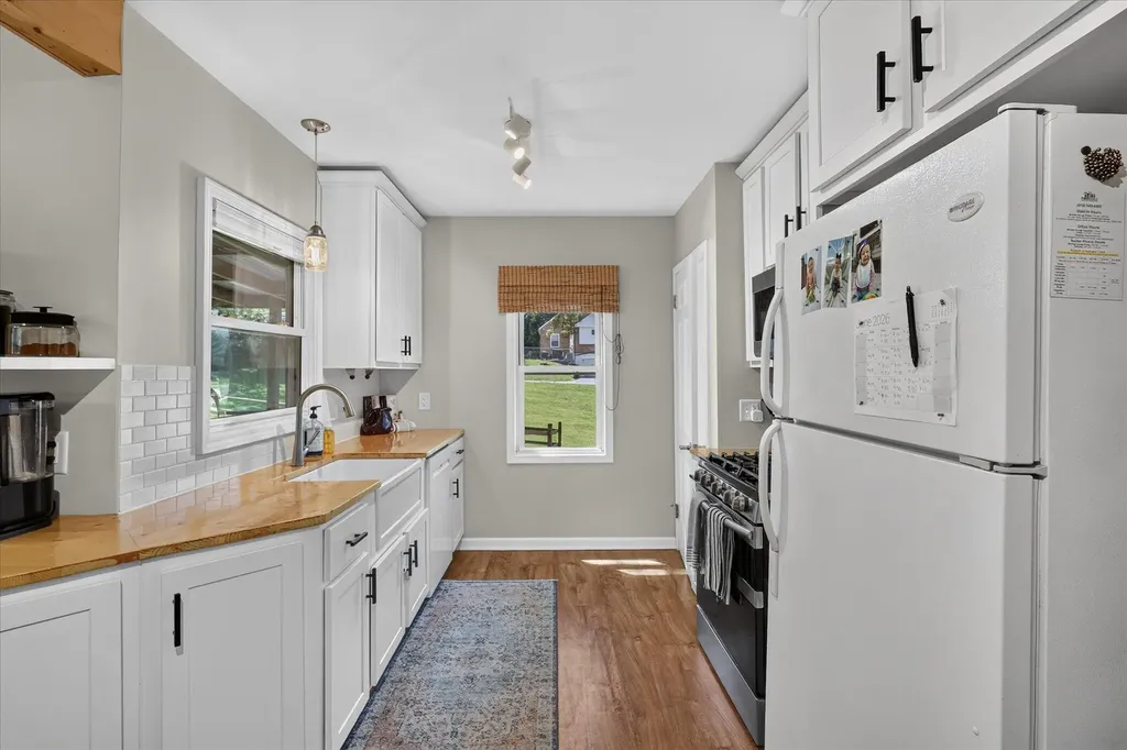 754 Collindale Avenue NW Grand Rapids City MI 49504