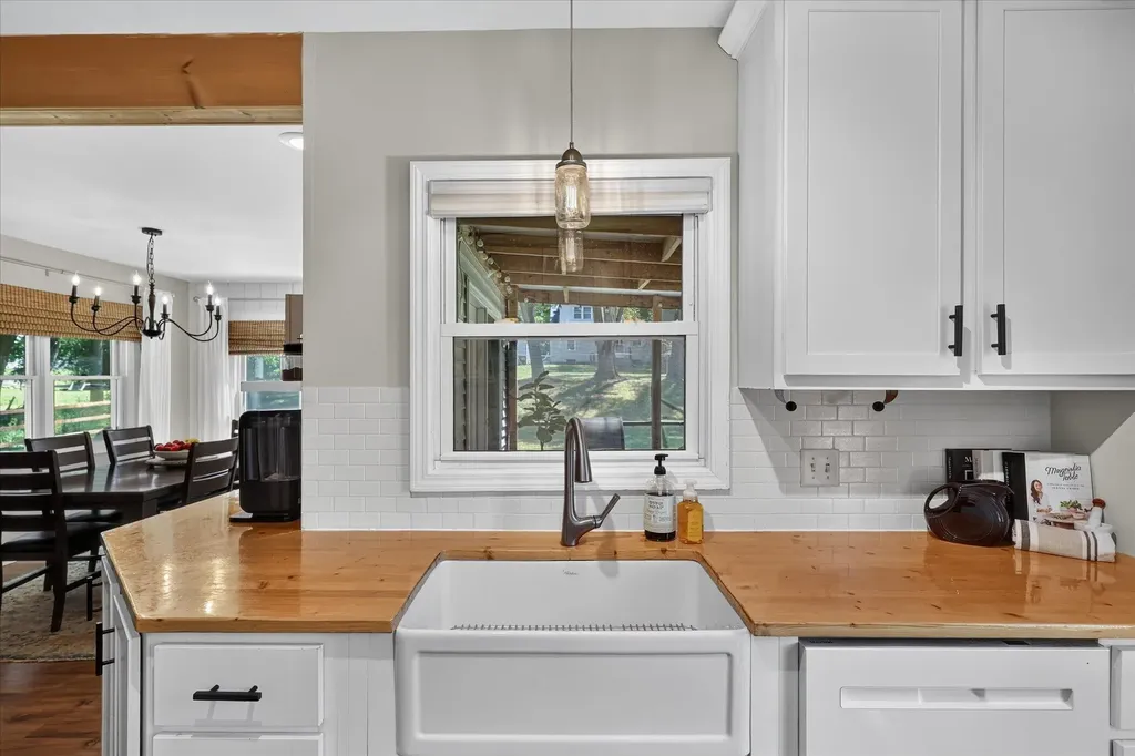 754 Collindale Avenue NW Grand Rapids City MI 49504
