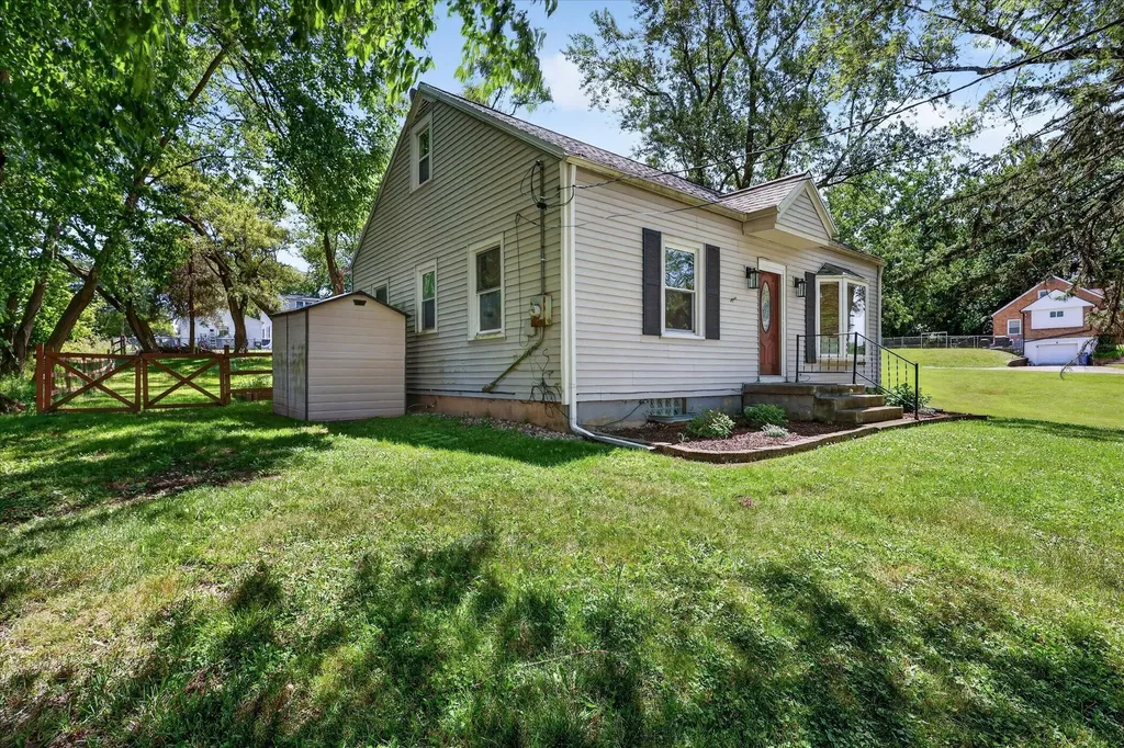 754 Collindale Avenue NW Grand Rapids City MI 49504