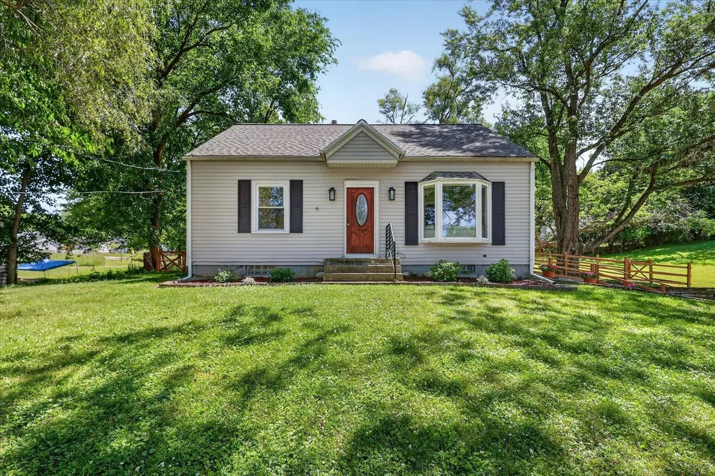 754 Collindale Avenue NW Grand Rapids City MI 49504