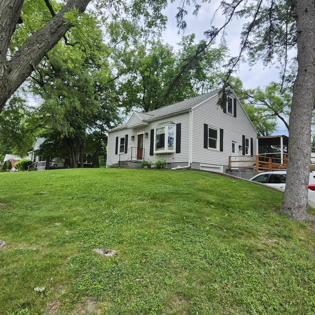 754 Collindale Avenue NW Grand Rapids City MI 49504