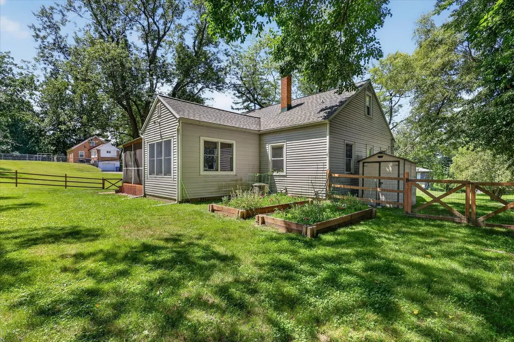754 Collindale Avenue NW Grand Rapids City MI 49504
