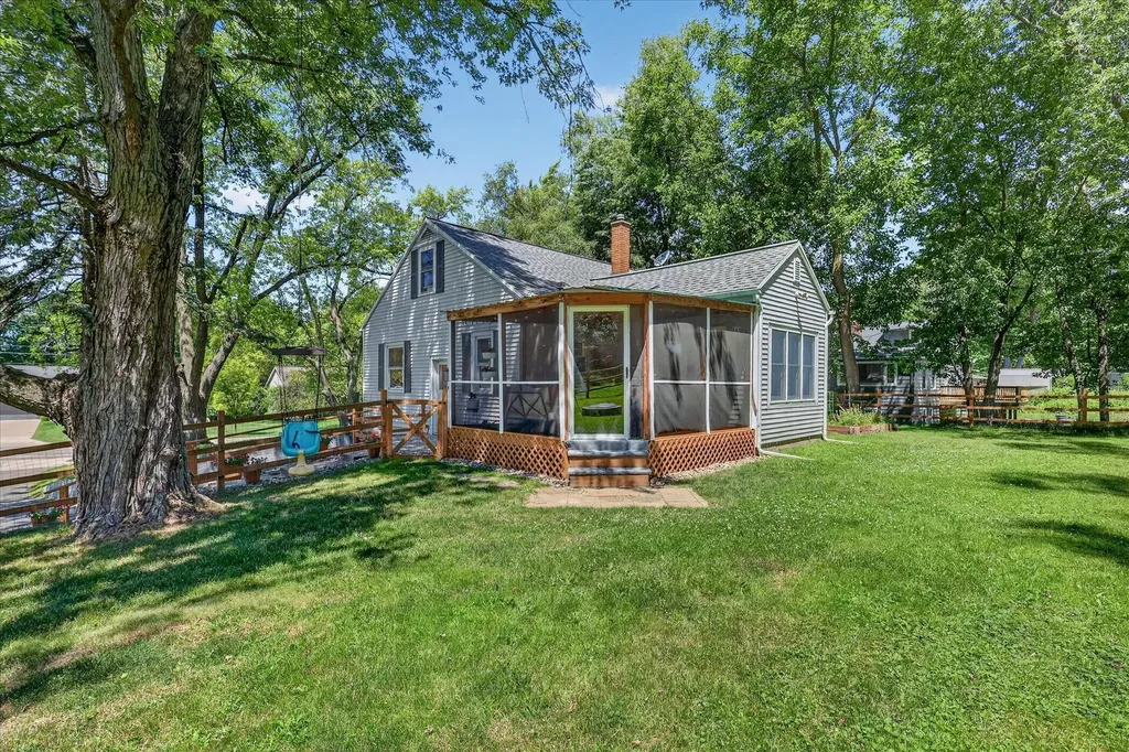 754 Collindale Avenue NW Grand Rapids City MI 49504