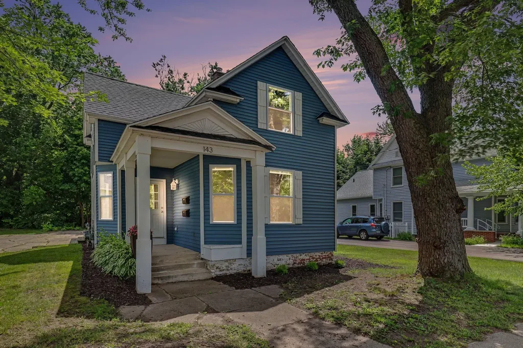 143 S State Street Zeeland City MI 49464