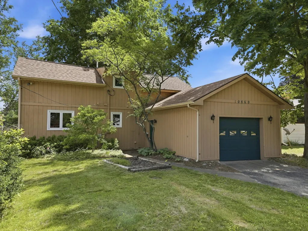 10860 3rd Street Morton Township MI 49346
