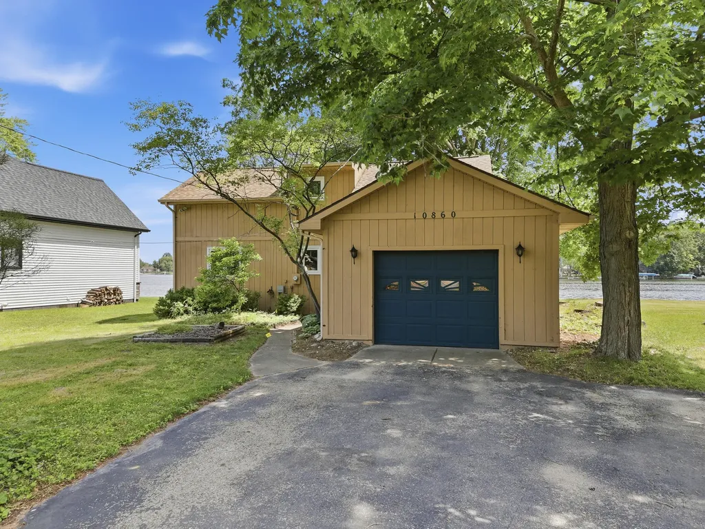 10860 3rd Street Morton Township MI 49346
