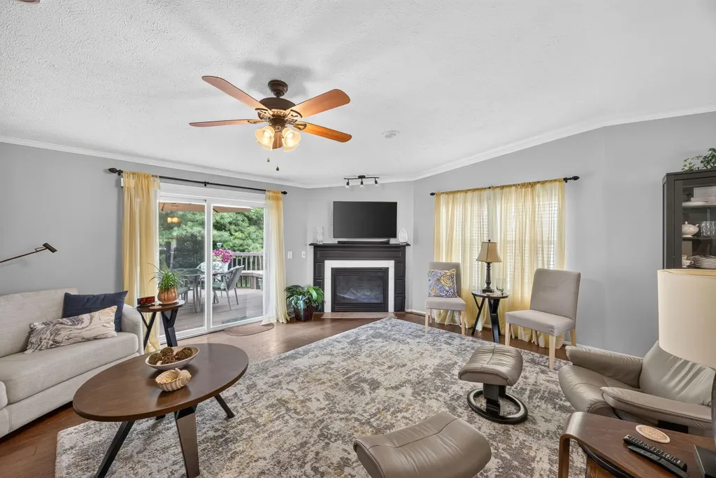 7597 Sunset Shores Drive Morton Township MI 49346