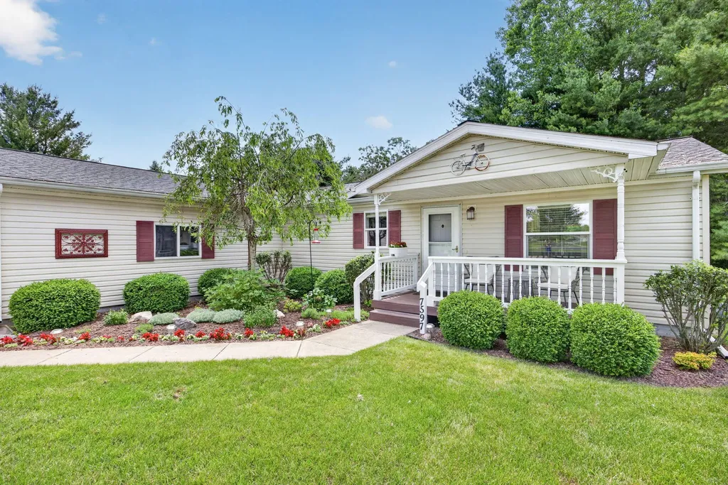 7597 Sunset Shores Drive Morton Township MI 49346