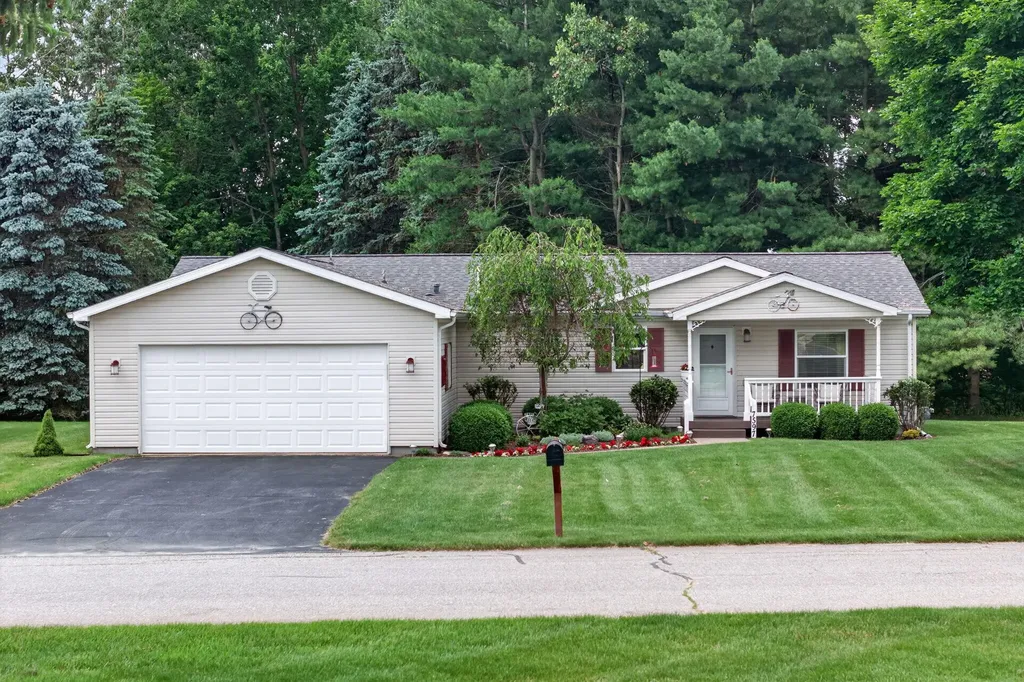 7597 Sunset Shores Drive Morton Township MI 49346