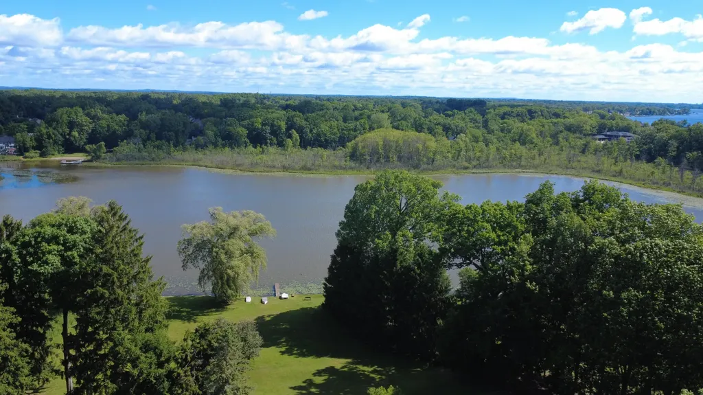 6150 Willow Road West Bloomfield Charter Township MI 48324
