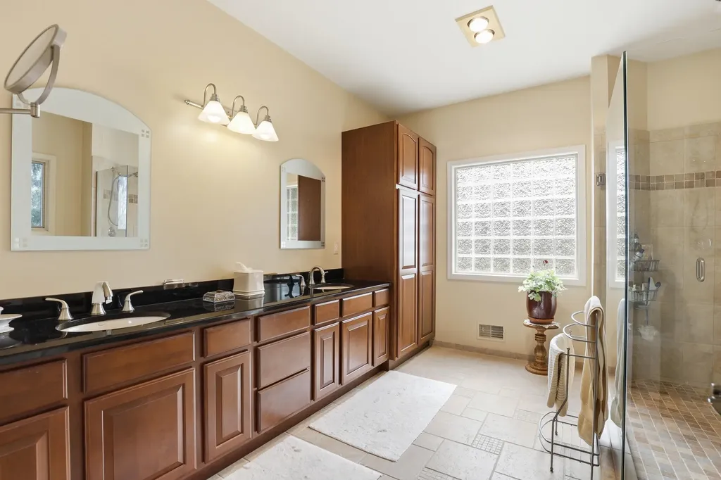 6150 Willow Road West Bloomfield Charter Township MI 48324
