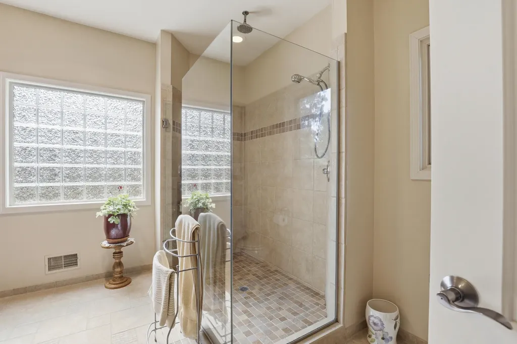 6150 Willow Road West Bloomfield Charter Township MI 48324