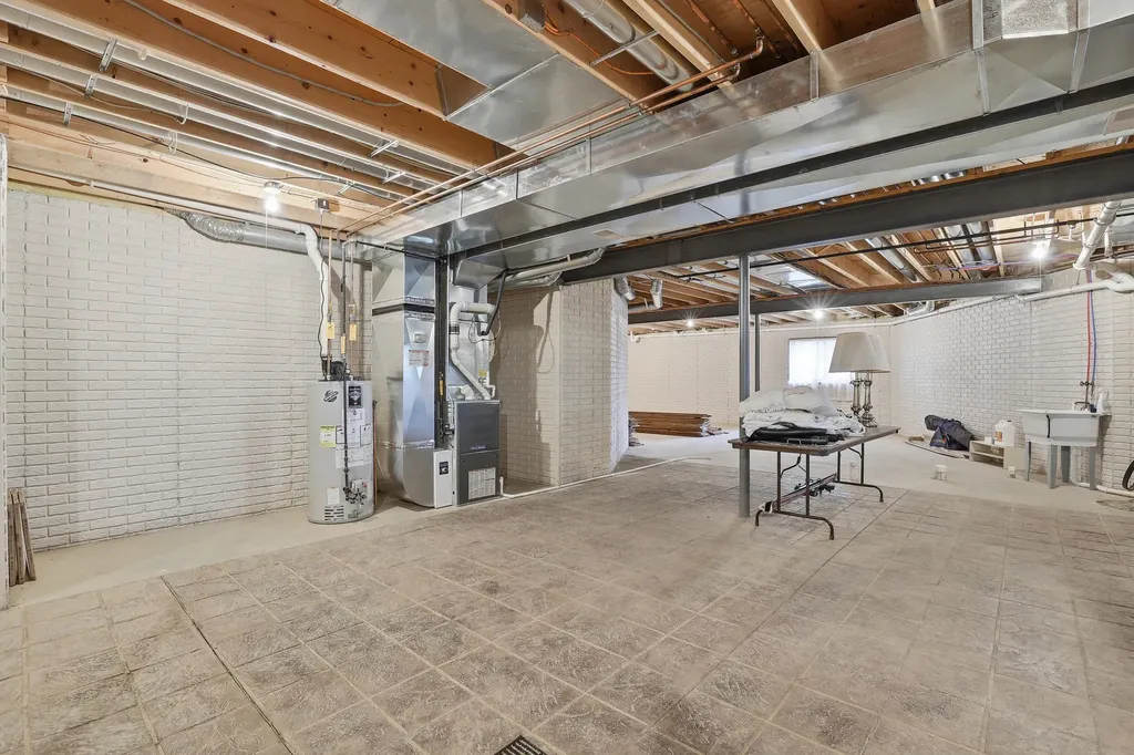 6150 Willow Road West Bloomfield Charter Township MI 48324