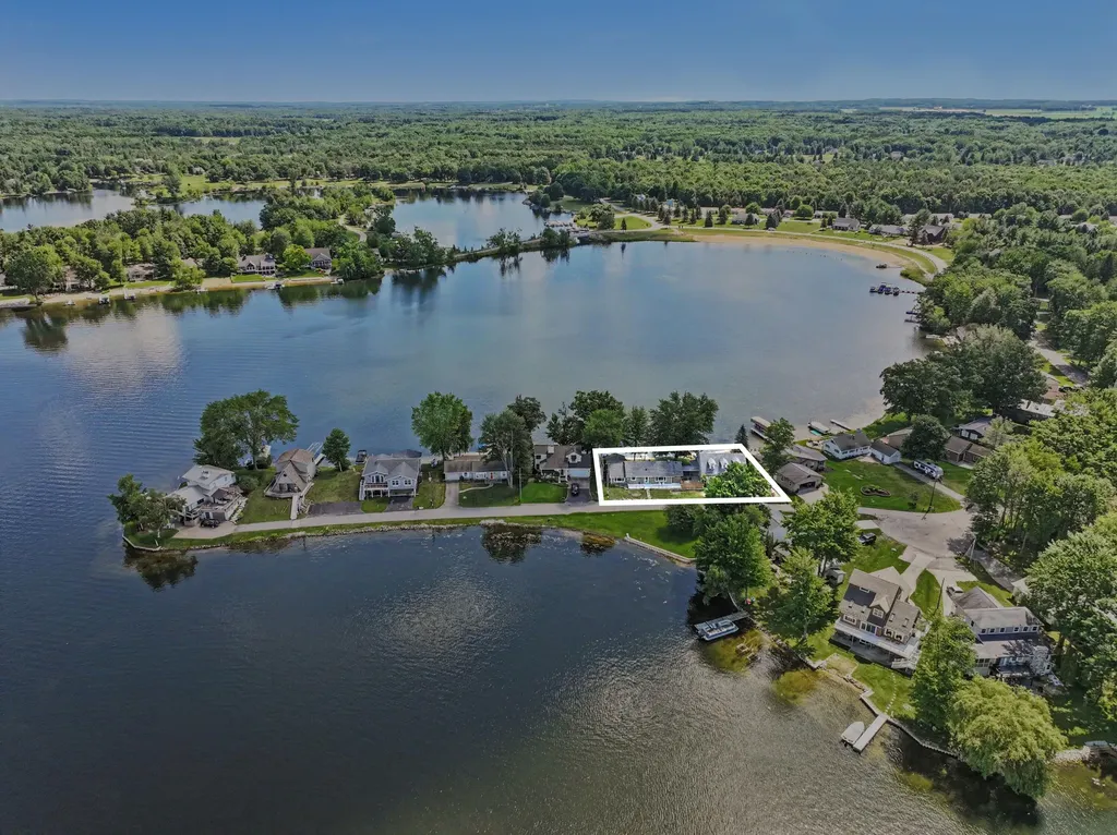 7848 Bay Meadow Morton Township MI 49346