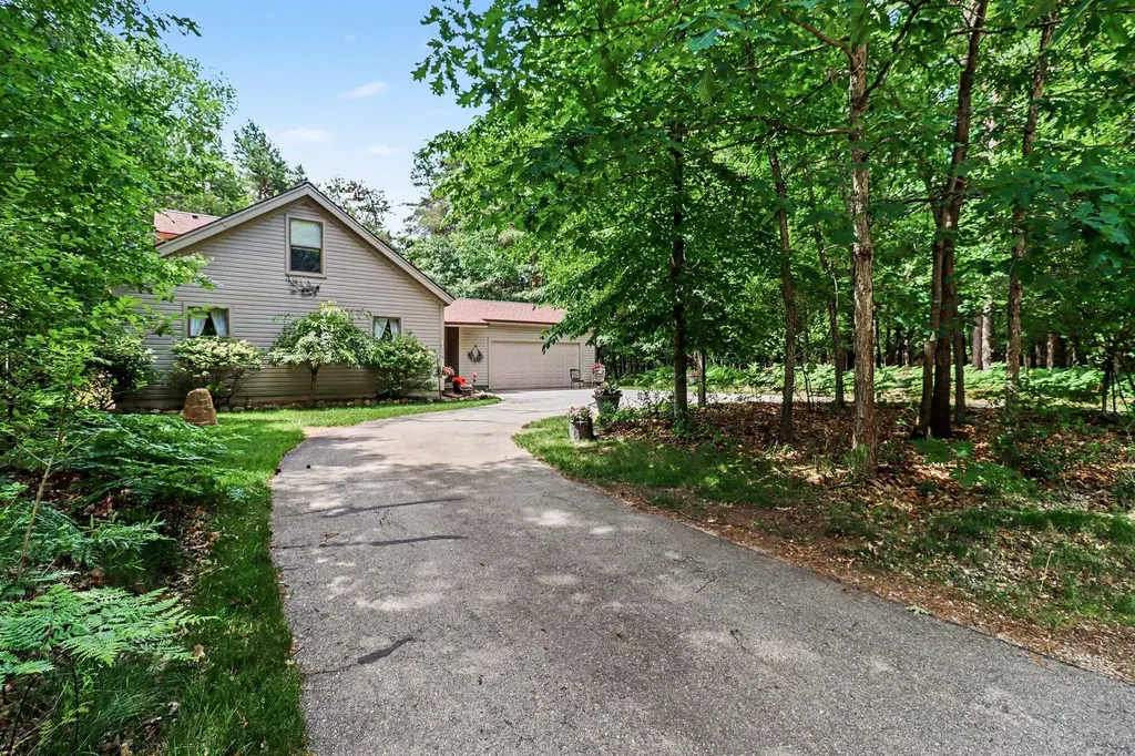 10035 Hawthorne Lane Morton Township MI 49346