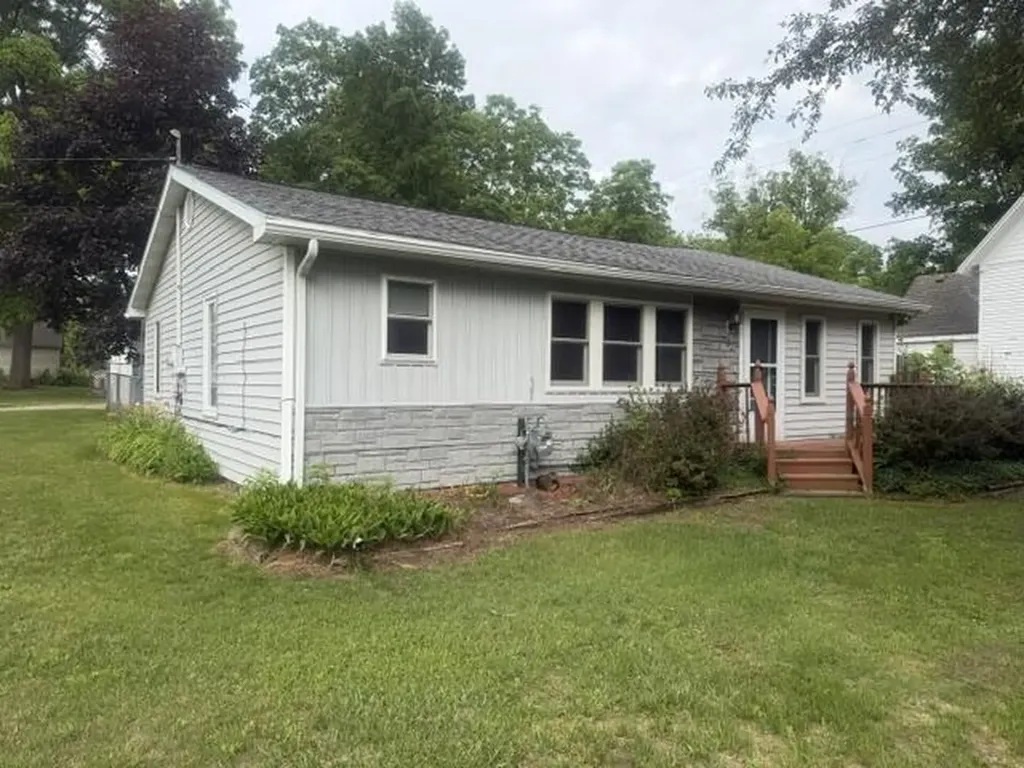 202 S Clay Street Newaygo City MI 49337