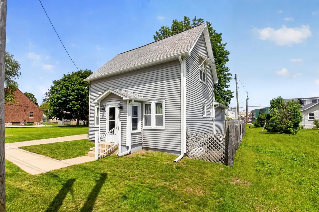 124 E Bittner Avenue Reed City City MI 49677